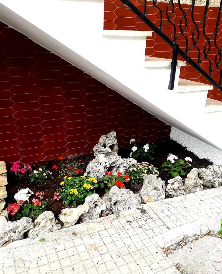 La Casa Di Francesco Hotel Putifigari Exterior photo